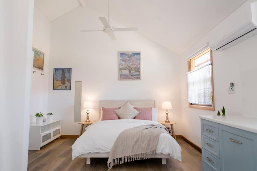 Bird In Hand Cottage, Port Noarlunga Экстерьер фото